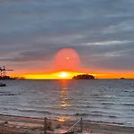 Joyce Place Hanko