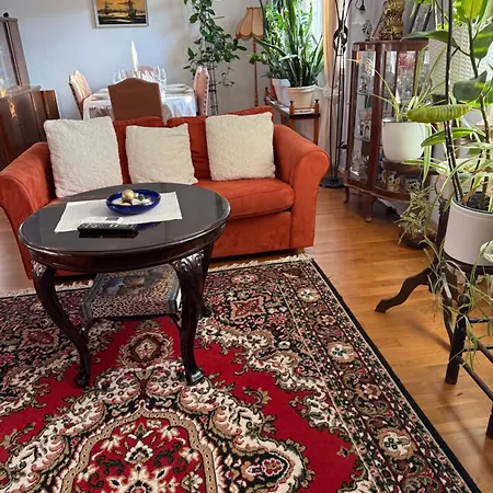 Joyce Place Δωμάτια σε οικογενειακή κατοικία